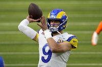 Cincinnati Bengals quarterback Joe Burrow (9) warms up before the NFL Super  Bowl 56 football game against the Los Angeles Rams, Sunday, Feb. 13, 2022,  in Inglewood, Calif. (AP Photo/Matt Rourke Stock Photo - Alamy