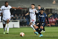 Bergamo (Italy), 10/03/2022.- Atalanta's Luis Muriel scores the goal 2-1 during the UEFA Europa League round of 16 first leg soccer match Atalanta BC vs Bayer 04 Leverkusen at the Gewiss Stadium in Bergamo, Italy, 10 March 2022. (Italia) EFE/EPA/PAOLO MAGNI