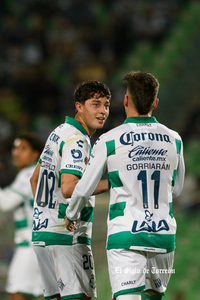 Santos Laguna golea a Xolos y se mete a zona de repesca