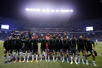 MEX8515. PUEBLA (MÉXICO), 18/03/2022.- El entrenador de Puebla, Nicolás Larcamón, durante un partido ante Santos correspondiente a la jornada 11 del torneo Clausura 2022 del fútbol profesional mexicano, disputado en el Estadio Cuauhtémoc, en Puebla (México). EFE/ Hilda Ríos