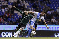 MEX8515. PUEBLA (MÉXICO), 18/03/2022.- Maximiliano Araujo de Puebla en acción ante Santos, durante un partido correspondiente a la jornada 11 del torneo Clausura 2022 del fútbol profesional mexicano, disputado en el Estadio Cuauhtémoc, en Puebla (México). EFE/ Hilda Ríos