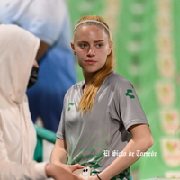 Lizbeth Pérez #20, Defensa, Santos