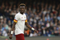 Foto Alessandro Garofalo/LaPresse 
18 aprile  2022 Napoli, Italia 
sport calcio 
Napoli vs Roma  - Campionato di calcio Serie A TIM 2021/2022 - stadio Diego Armando Maradona 
Nella foto: Nicolo Zaniolo (AS Roma);Alessandro Zanoli (SSC Napoli); 