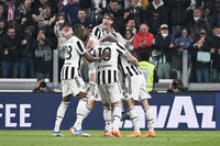 Foto Marco Alpozzi/LaPresse 
20 Aprile 2022 Torino, Italia 
sport calcio 
Juventus Vs Fiorentina - Semifinale  -Coppa Italia Frecciarossa 2021/2022 - Allianz Stadium
Nella foto:   Dusan Vlahovic (Juventus F.C.); Alfred Duncan (ACF Fiorentina); 

Photo Marco Alpozzi/LaPresse 
April 20, 2022 Turin, Italy 
sport soccer 
Juventus Vs Fiorentina  - semi-final- Coppa Italia Frecciarossa 2021/2022 - Allianz Stadium
In the pic:  Dusan Vlahovic (Juventus F.C.); Alfred Duncan (ACF Fiorentina);