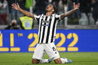 Foto Marco Alpozzi/LaPresse 
20 Aprile 2022 Torino, Italia 
sport calcio 
Juventus Vs Fiorentina - Semifinale  -Coppa Italia Frecciarossa 2021/2022 - Allianz Stadium
Nella foto:   Danilo (Juventus F.C.); esulta dopo il gol 
Photo Marco Alpozzi/LaPresse 
April 20, 2022 Turin, Italy 
sport soccer 
Juventus Vs Fiorentina  - semi-final- Coppa Italia Frecciarossa 2021/2022 - Allianz Stadium
In the pic: Danilo (Juventus F.C.); celebrates after scoring
