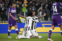Foto Marco Alpozzi/LaPresse 
20 Aprile 2022 Torino, Italia 
sport calcio 
Juventus Vs Fiorentina - Semifinale  -Coppa Italia Frecciarossa 2021/2022 - Allianz Stadium
Nella foto:   Danilo (Juventus F.C.); esulta dopo il gol 
Photo Marco Alpozzi/LaPresse 
April 20, 2022 Turin, Italy 
sport soccer 
Juventus Vs Fiorentina  - semi-final- Coppa Italia Frecciarossa 2021/2022 - Allianz Stadium
In the pic: Danilo (Juventus F.C.); celebrates after scoring
