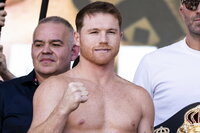 Las Vegas (United States), 06/05/2022.- Saul 'Canelo' Alvarez of Mexico poses following his weigh-in prior to his WBA light heavyweight championship title fight against and Dmitry Bivol of Russia in Las Vegas, Nevada, 06 May 2022. The WBA light heavyweight championship title fight opposing Saul 'Canelo' Alvarez of Mexico and Dmitry Bivol of Russia is schedule on 07 May 2022, at the T-Mobile Arena in Las Vegas. (Rusia, Estados Unidos) EFE/EPA/ETIENNE LAURENT