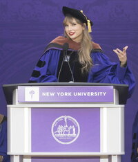 Taylor Swift recibe doctorado honorario en bellas artes de la Universidad de Nueva York