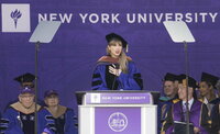 Taylor Swift recibe doctorado honorario en bellas artes de la Universidad de Nueva York