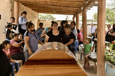 Dan último adiós a Édgar tras derrumbe en silos de Torreón