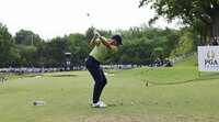 Tulsa (United States), 19/05/2022.- Rory McIlroy of Northern Ireland hits his tee shot on the eleventh hole during the first round of the 2022 PGA Championship golf tournament at the Southern Hills Country Club in Tulsa, Oklahoma, USA, 19 May 2022. The PGA Championship runs from 19 May through 22 May. (Irlanda, Estados Unidos) EFE/EPA/ERIK S. LESSER