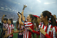 Chivas Femenil levanta segundo título de Liga MX