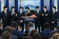 BTS visita la Casa Blanca para hablar sobre crímenes de odio a la comunidad asiática