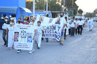 Colectivos y fieles católicos marchan por la paz en Torreón
