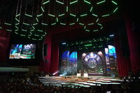 Los 10 mil becarios de Fundación TELMEX Telcel se dan cita en el Auditorio Nacional.