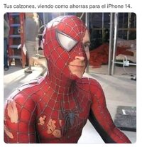 Reciben con memes al iPhone 14 en redes