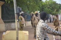 Soldados dan golpe de Estado contra líder de junta militar en Burkina Faso