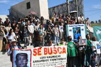 Colectivos y asistentes a la Muestra Nacional de Teatro unen voces por los desaparecidos