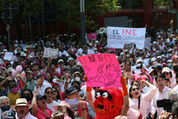 En CDMX, realizan 'Marcha por la Democracia' en defensa del INE