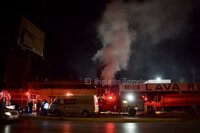 Se incendia local de ropa en Torreón