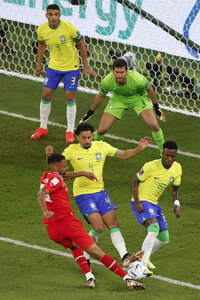 Gol de Casemiro le da la victoria a Brasil sobre Suiza