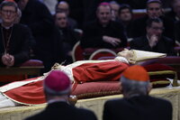 Todo lo que sucede en la Ciudad del Vaticano está estrictamente reglamentado y el fallecimiento de los papas no es la excepción.