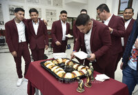 Pirmeritos de Colombia parten las Rosca de Reyes en El Siglo de Torreón