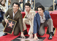 Los Jonas Brothers reciben su estrella de Hollywood