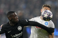 Napoli gana con ayuda de Hirving Lozano en ida de Octavos