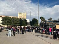 Cientos de mujeres se concentran en la Plaza Mayor de Torreón