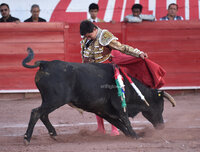 Lucen jóvenes espadas en la Plaza de Toros Alberto Balderas en Ciudad Lerdo