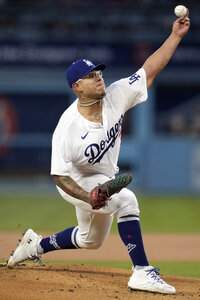 Julio Urías blanquea a Colorado en seis entradas