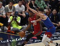 Denver sacude a Miami y toma ventaja en las Finales