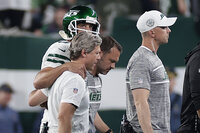 Aaron Rodgers se lesiona en triunfo de Jets ante Bills