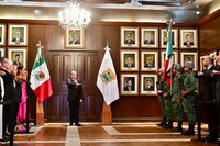 El gobernador Miguel Ángel Riquelme Solís encabezó la ceremonia para conmemorar el 213 aniversario del inicio de la Independencia de México, la que fue la sexta y última de su Administración al frente del estado de Coahuila.