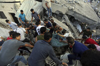 Israel bombardea iglesia ortodoxa en Gaza donde se refugiaban palestinos