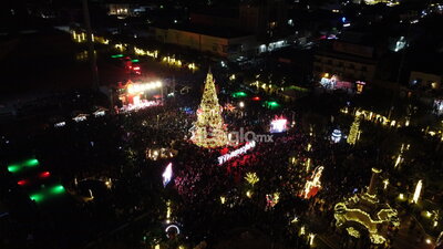 Gobernador y alcalde encienden la villa navideña en la Plaza Mayor de Torreón