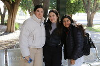 -Guadalupe Carlos, Ángela González y Marifer Troncoso., Regresan a clases