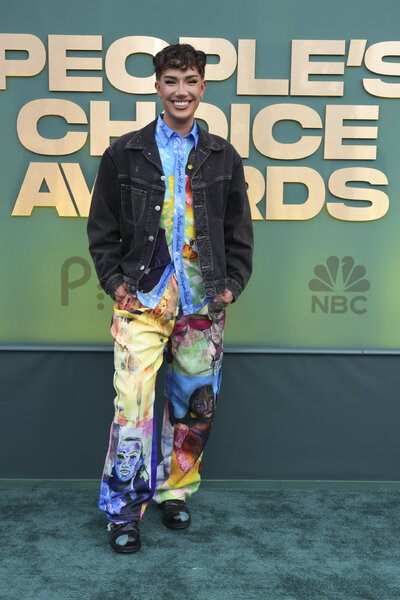 Los sorprendentes 'looks' de la alfombra de los People Choice Awards 2024