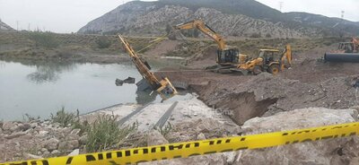 Muere hombre tras volcadura de maquinaria de Agua Saludable en Lerdo