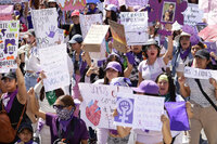 EUM20240308SOC29.JPG 
CIUDAD DE MÉXICO. Protest/Protesta-8M.- 8 de marzo de 2024. Avanzan sobre Paseo de la Reforma los primeros contingentes de la marcha por el Día Internacional de la Mujer. Foto: Agencia EL UNIVERSAL/Fernanda Rojas/EELG