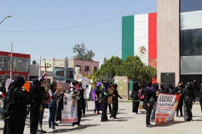 Mujeres de Gómez Palacio marchan para exigir justicia en el marco del 8M