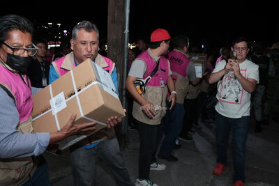 Arriban boletas electorales a la junta distrital 05 del INE en Torreón