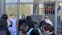 Madre protesta en el Palacio de Justicia de Gómez Palacio