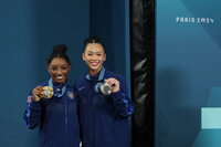 Simone Biles gana segunda medalla de oro en Juegos Olímpicos