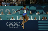 Simone Biles gana segunda medalla de oro en Juegos Olímpicos