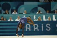 Simone Biles gana segunda medalla de oro en Juegos Olímpicos