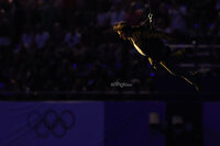 Tom Cruise cierra con acrobacia en los Juegos Olímpicos de París 2024