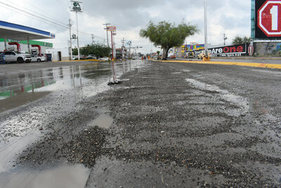 Aumentan baches en calles de Torreón