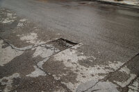 Aumentan baches en calles de Torreón